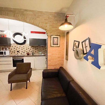 Incortedafabio Design Flat With Bikes Caronno Pertusella Luaran gambar