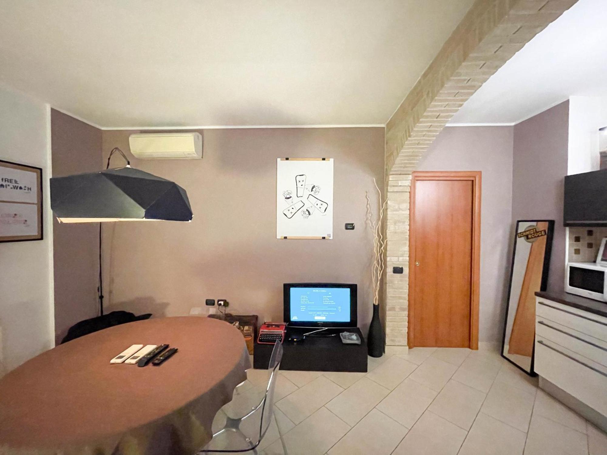 Incortedafabio Design Flat With Bikes Caronno Pertusella Luaran gambar