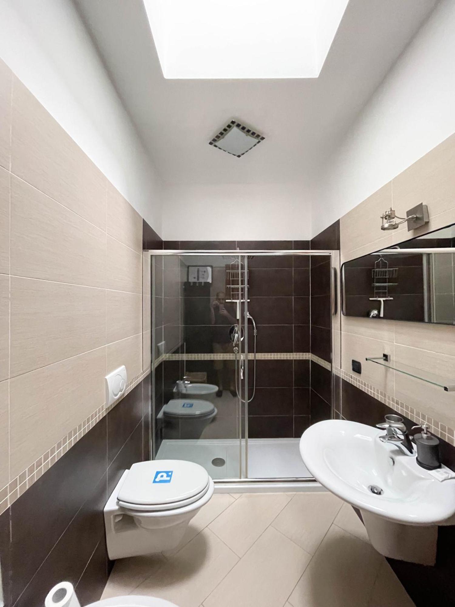 Incortedafabio Design Flat With Bikes Caronno Pertusella Luaran gambar